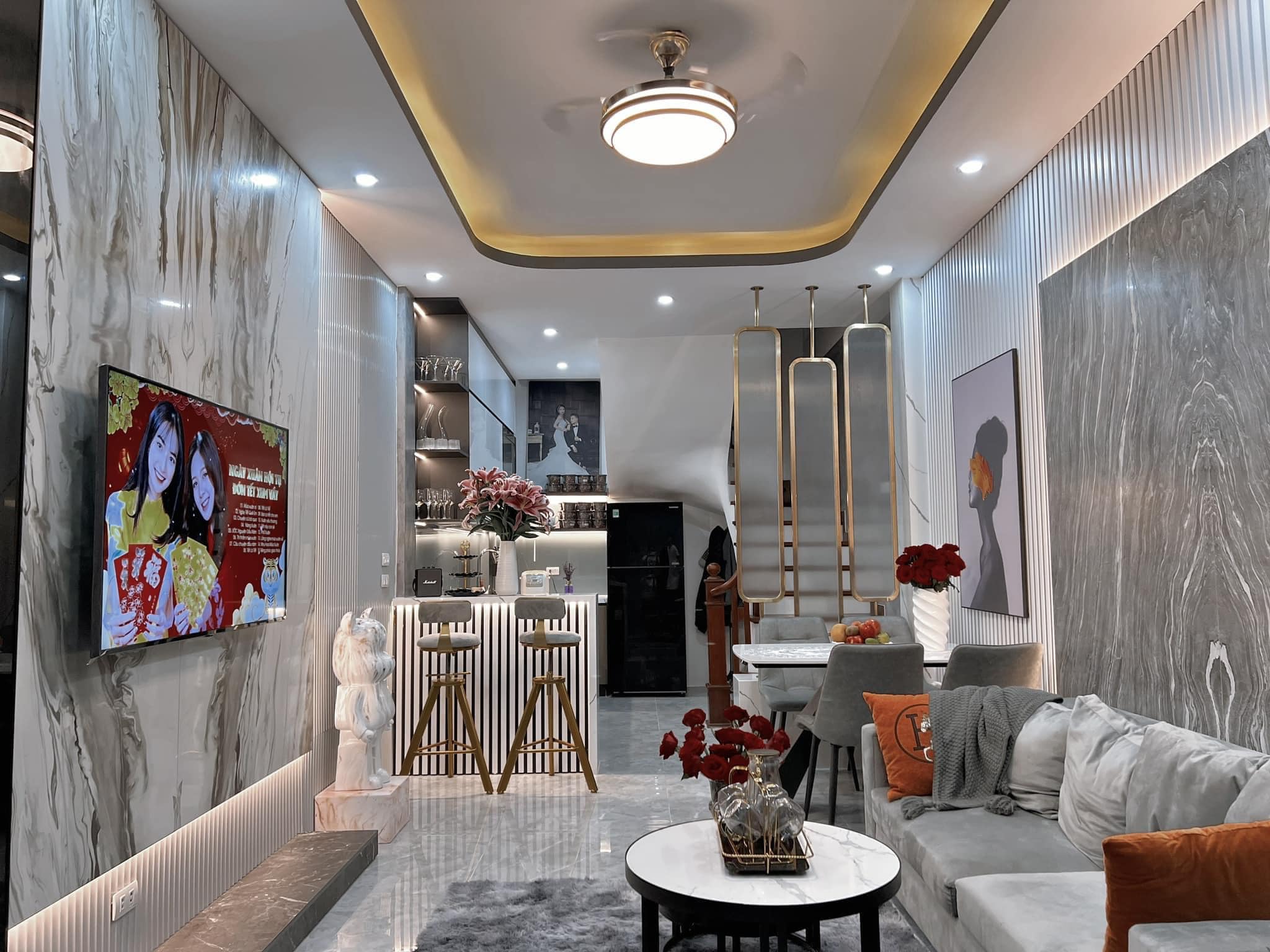 TRUNG TÂM CẦU GIẤY- NHÀ ĐẸP HƠN KHÁCH SẠN- TẶNG FULL NỘI THẤT TIỀN TỶ