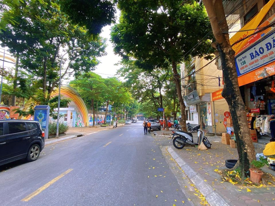 BÁN NHÀ MẶT PHỐ TRẦN TỪ BÌNH- CẦU GIẤY DIỆN TÍCH 43M- 5 TẦNG- MẶT TIỀN 4.2M- VỈA HÈ KINH DOANH- GIÁ CHỈ 16.5 TỶ