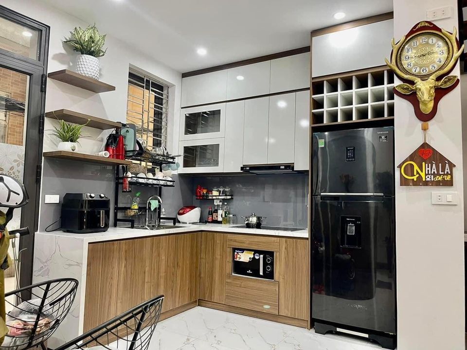 💎Nhà LK Q.Cầu Giấy.185m x7 Tầng. Thiết kế 18VP Khép Kín. Mặt tiền 9m +2 Hầm