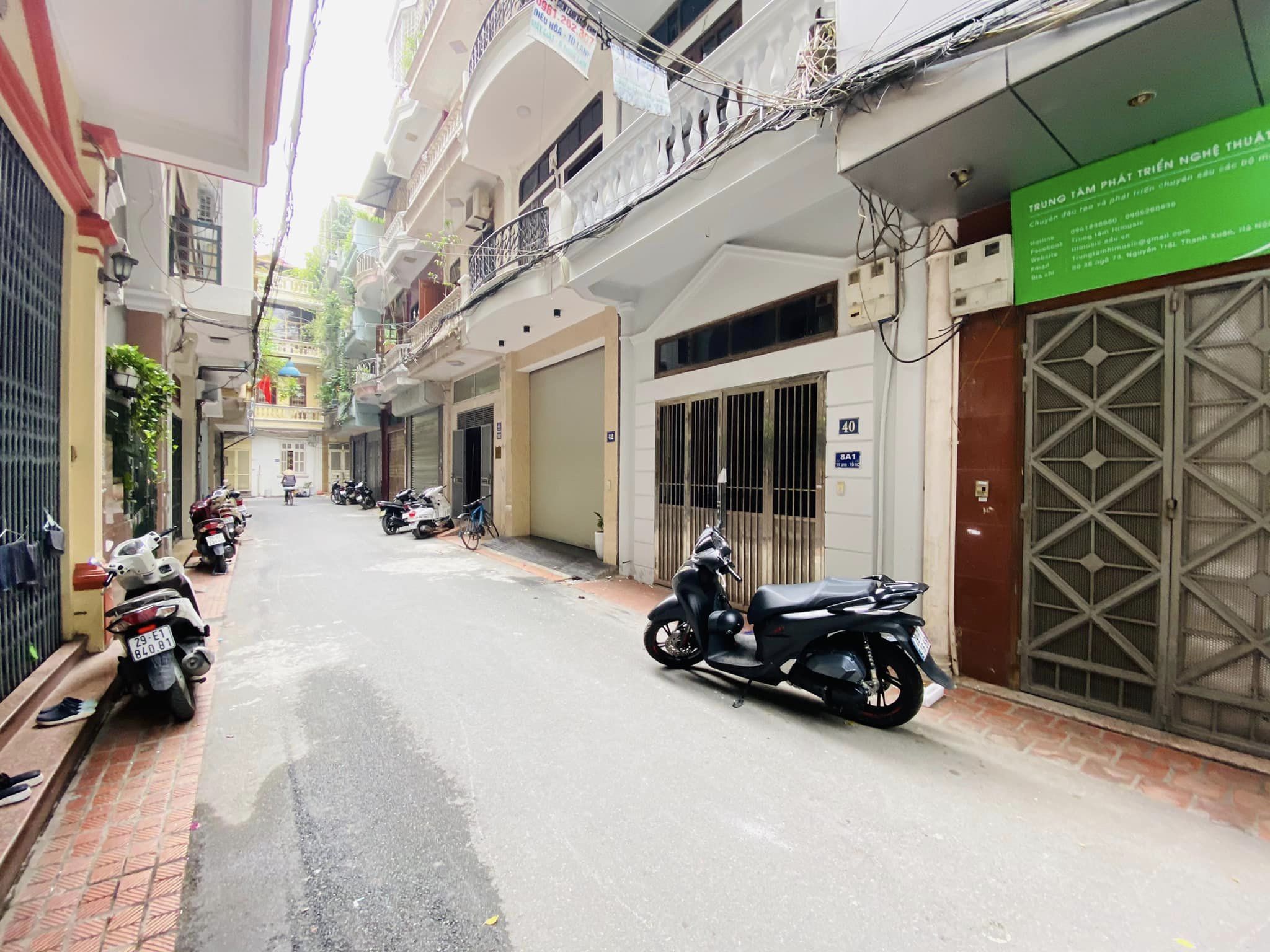 Nguyễn Trãi DT 47m 5T MT 4.2m Giá 10.5 tỷ. KD, ô tô tránh, 2 thoáng.