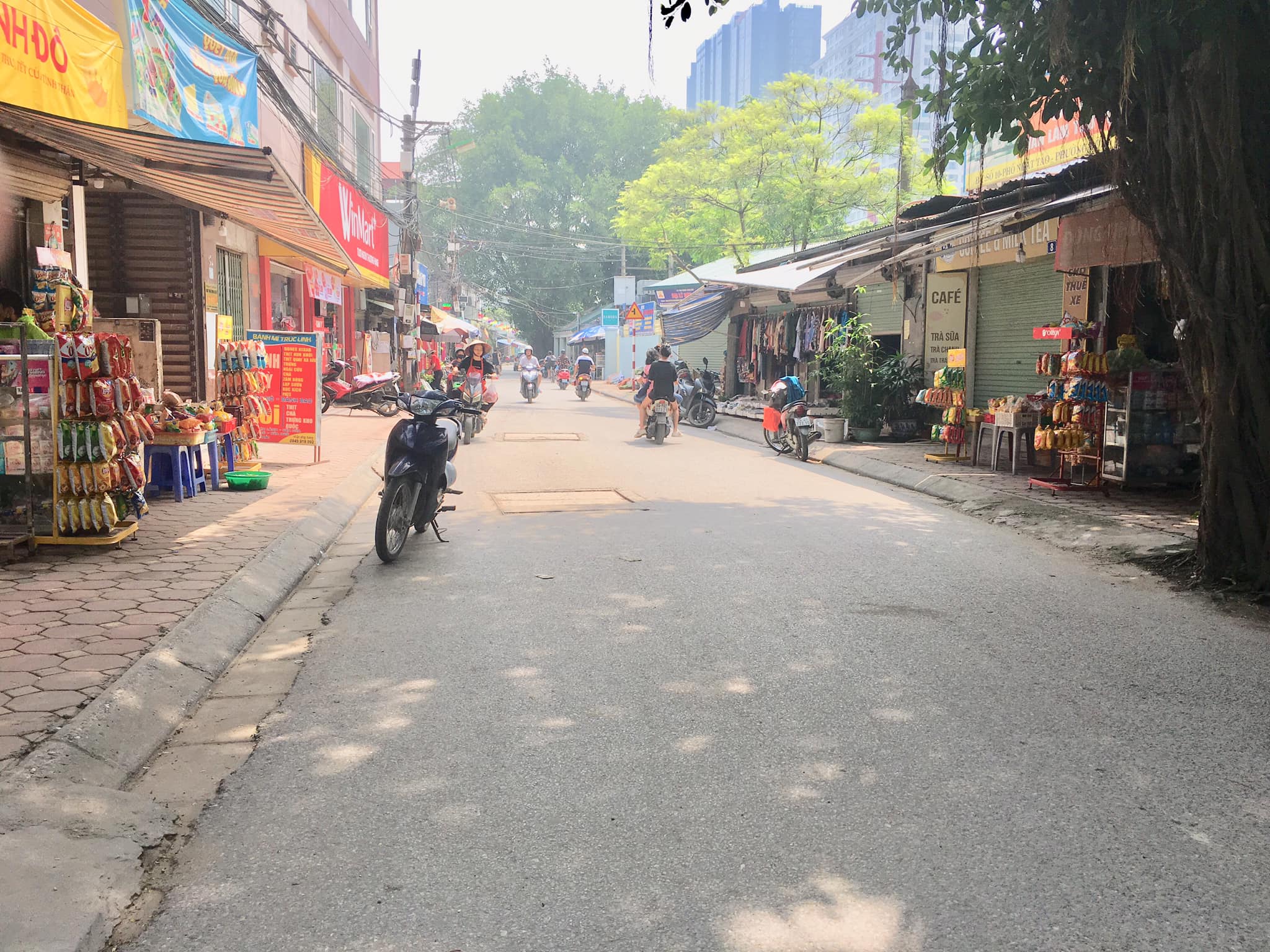 Mặt phố Nhật Tảo 99m2, vỉa hè ô tô tránh, kinh doanh tốt, sát cầu Thăng Long, giá rẻ 9.7 tỷ