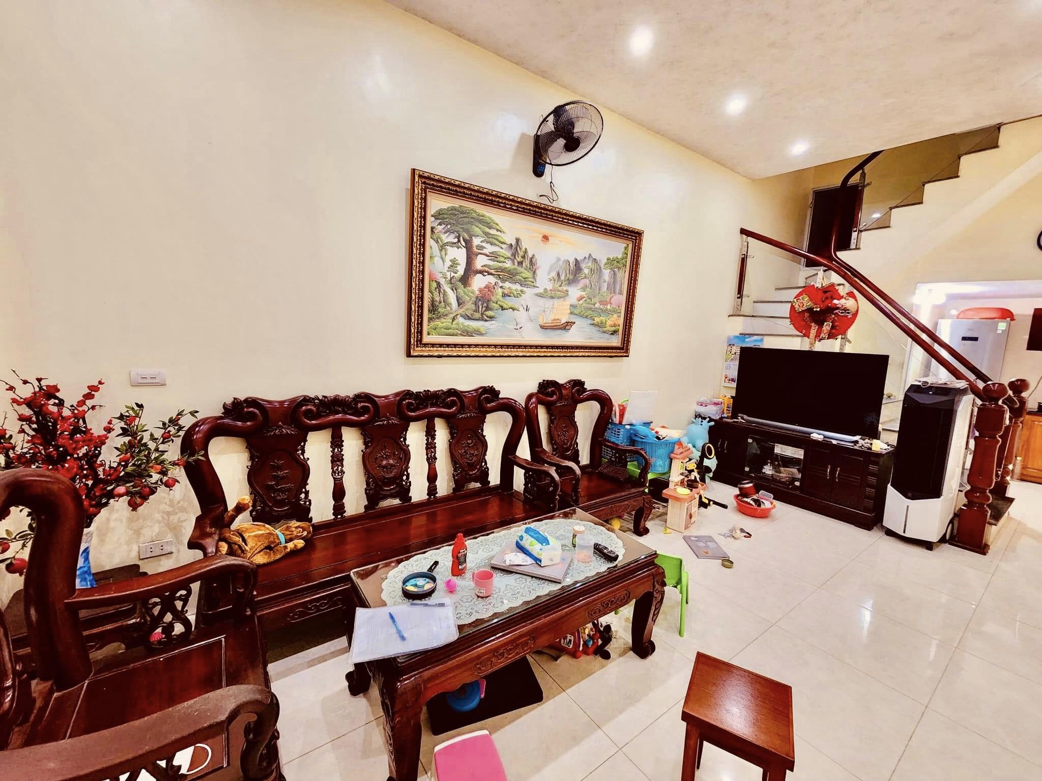 BÁN NHÀ 5 TẦNG NGUYỄN TRÃI, PHÂN LÔ, THOÁNG TRƯỚC SAU, Ô TÔ TRÁNH.