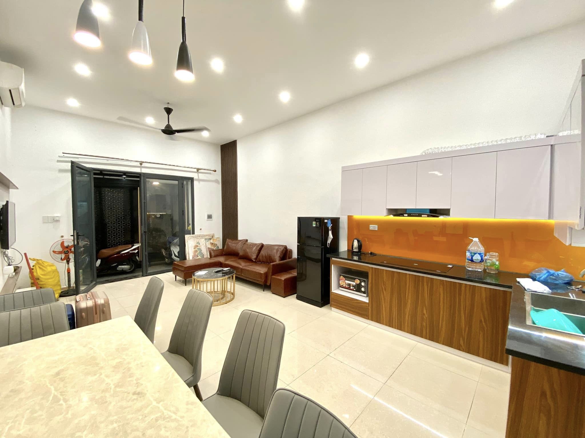 Chính chủ bán nhà 86m2,MT 5m phố Nghi Tàm 10m Ô tô tránh 8.1 tỷ