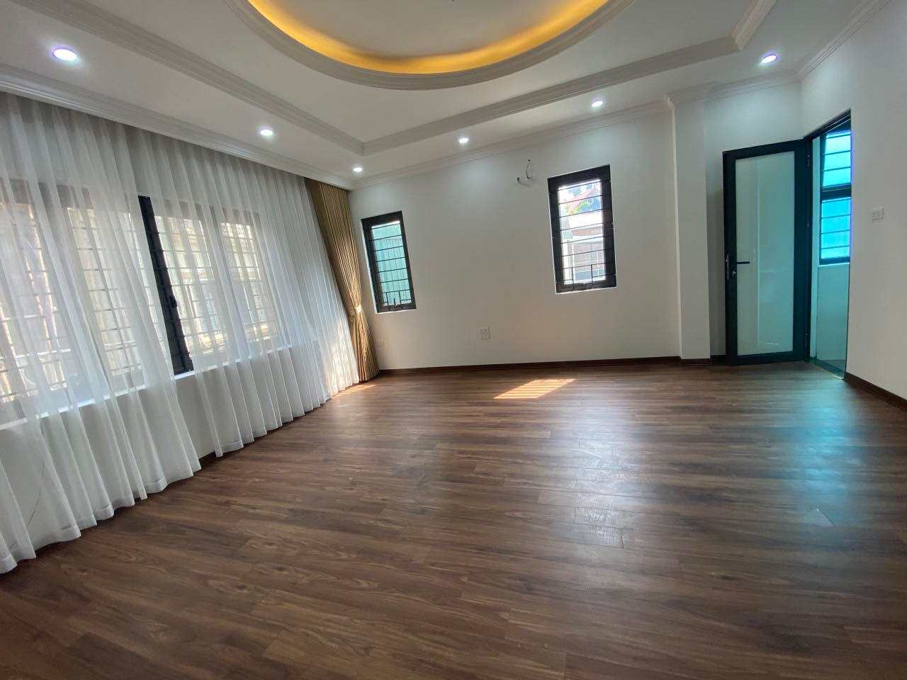 Hồng Tiến, Lâm Du, Bồ Đề nhà 4T x 45m Mt 4,5m Nhà đẹp ở ngay 6.4 tỷ