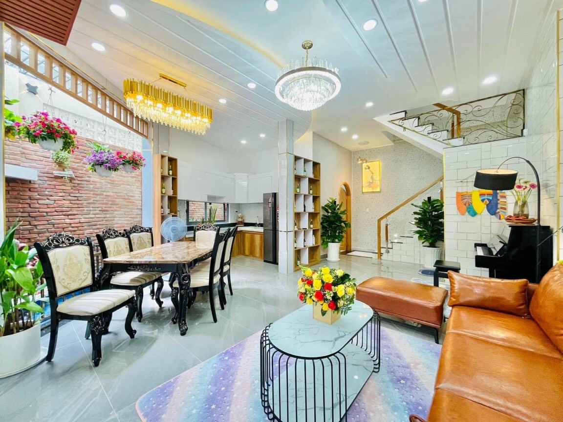 (Phú Nhuận) nhà đẹp, hẻm 4.5m, 6 x 9m, 3 lầu, Huỳnh Văn Bánh