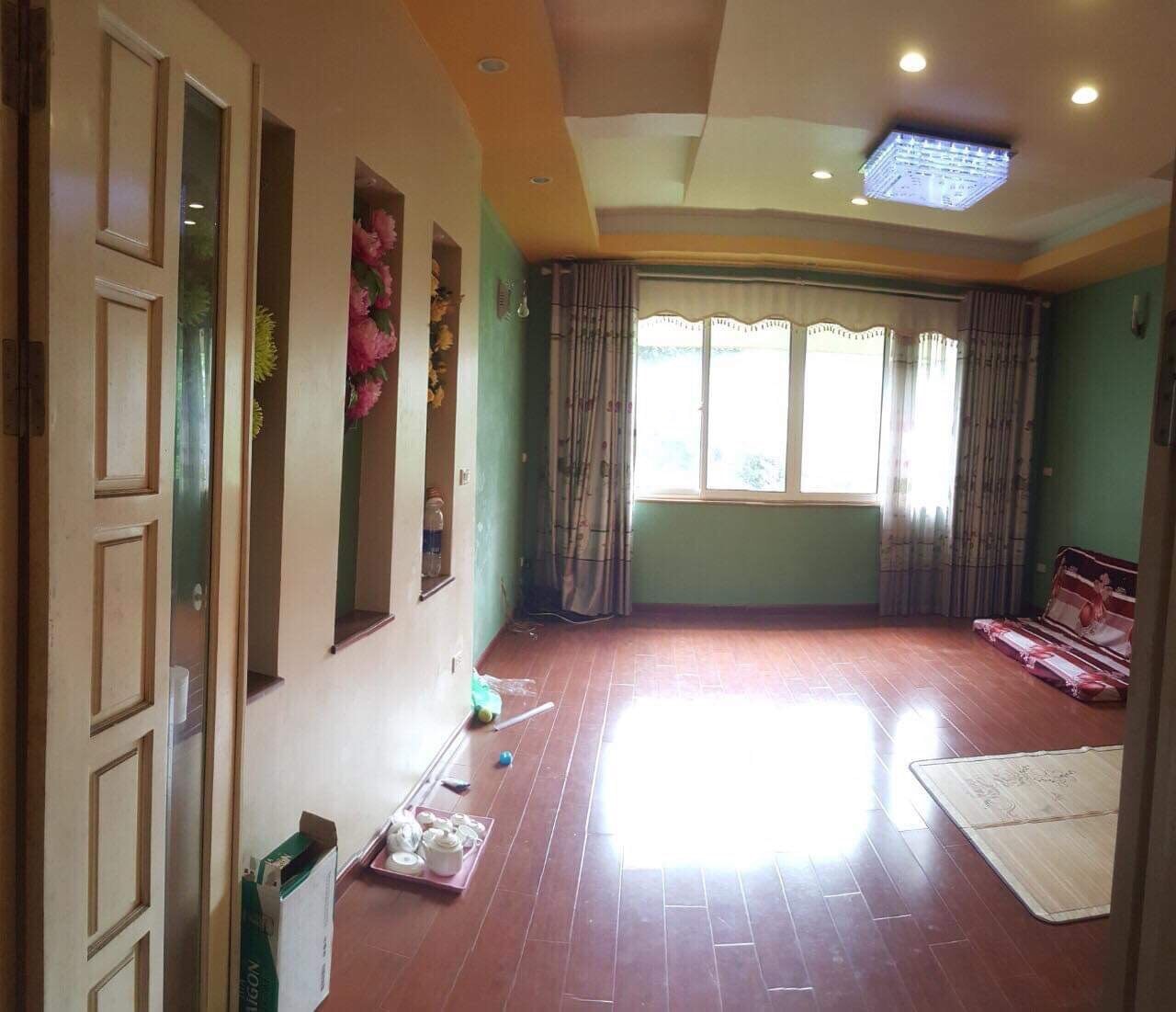 Bán nhà, Ngọc Lâm, Long Biên 35m2* 5 Tầng, Giá 2,95 TỶ gần hồ, trung tâm