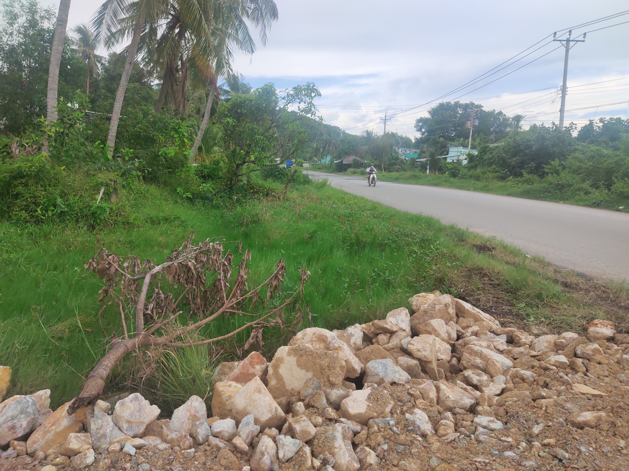 Đất mặt tiền QL 80 - vịnh Thuận Yên, biển Hà Tiên