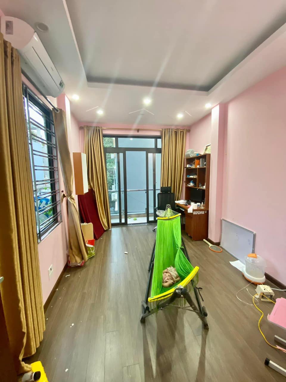 Cực Hot ! Bán nhà Trần Quốc Hoàn, Cầu giấy 50m 5 tầng 11,x tỷ Ô tô