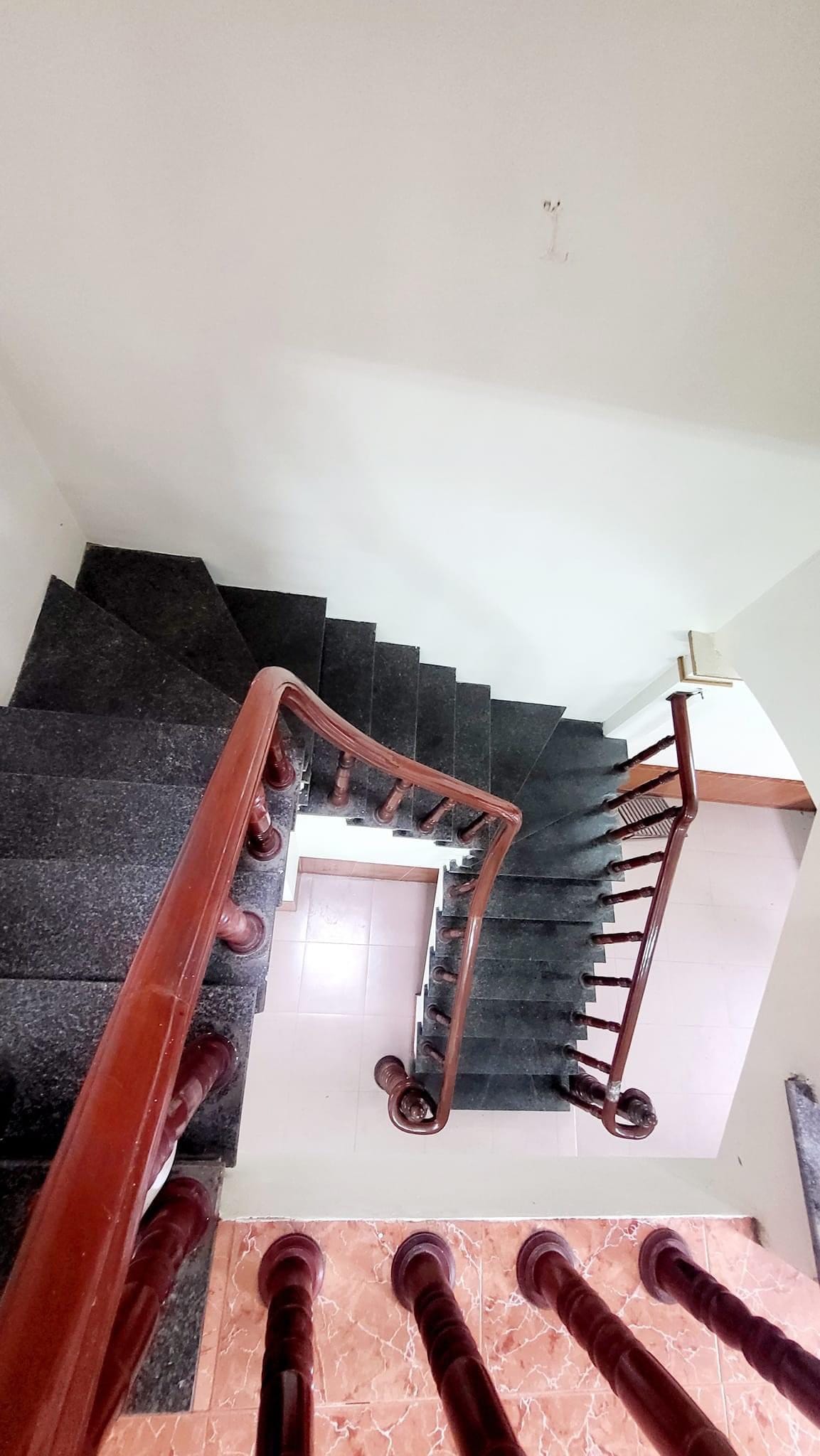 BÁN GẤP NHÀ ĐẸP PHỐ LĨNH NAM – THOÁNG TRƯỚC SAU – 10M Ô TÔ TRÁNH – GIÁ CHỈ NHỈNH 3 TỶ