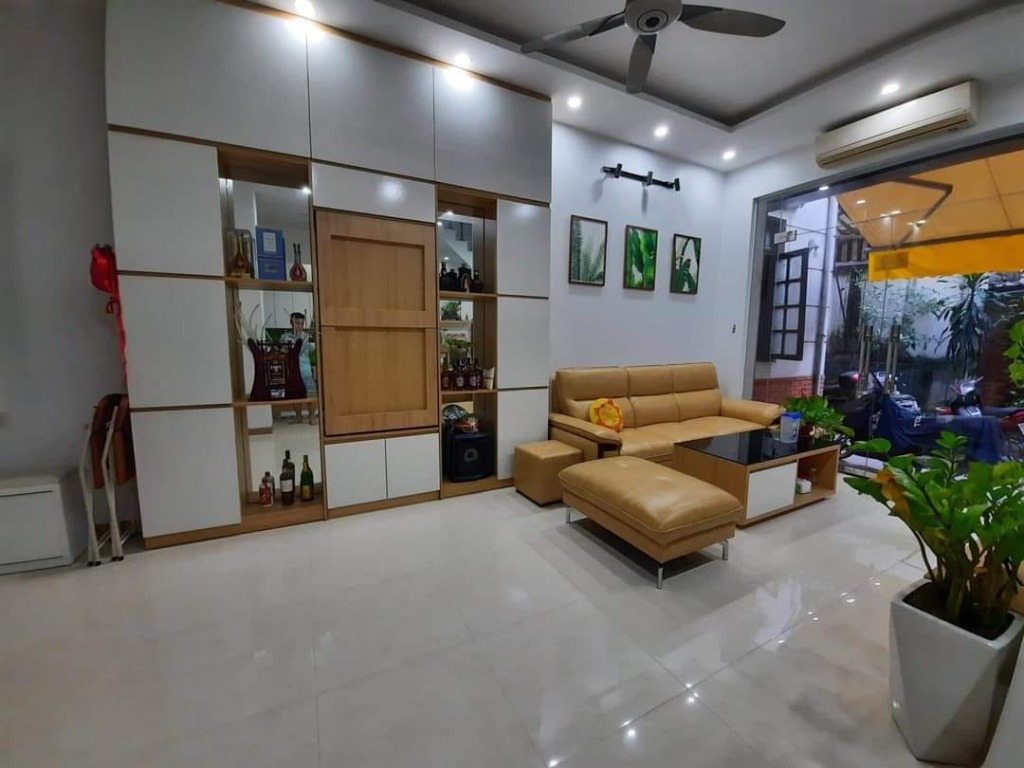 Bán Nhà Trong Ngõ Nguyễn Khánh Toàn 56m2 x 4 Tầng