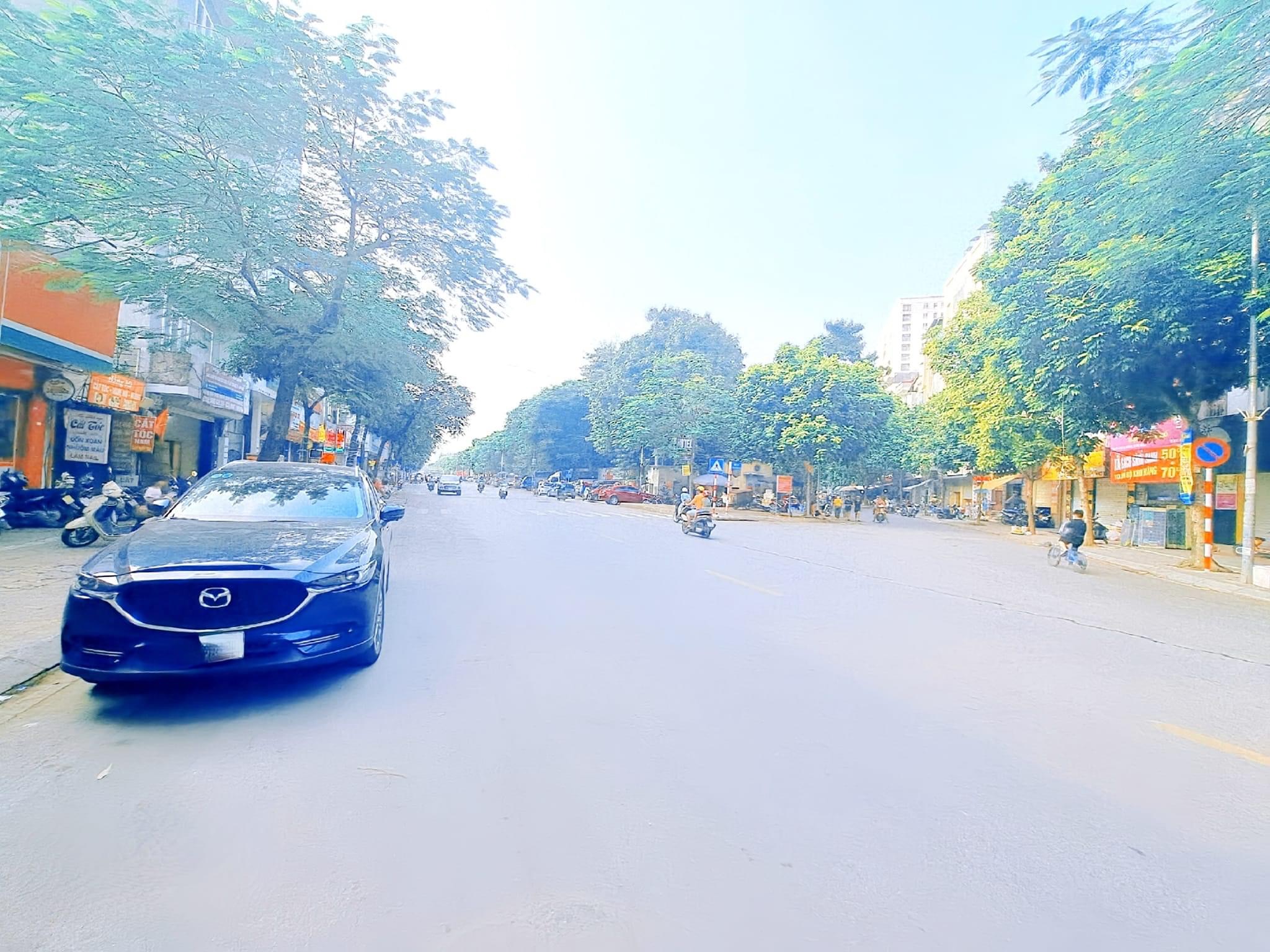 Bán nhà mặt phố Xuân La, Tây Hồ. Kinh doanh ngày đêm sầm uất. Vỉa hè 10m. Chính chủ giá rẻ.