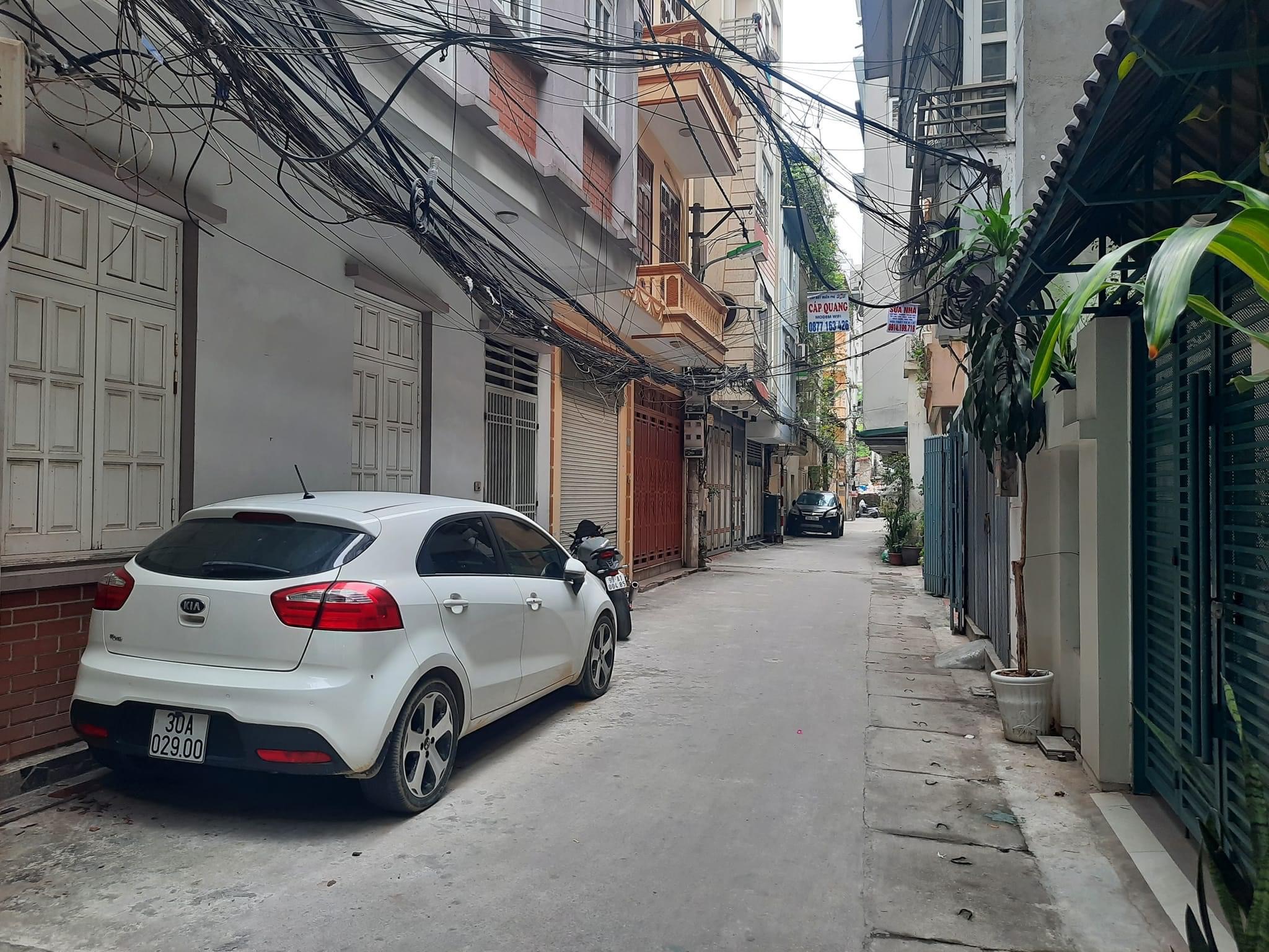 NHÀ MỚI 7 TẦNG PHÂN LÔ Ô TÔ TRÁNH