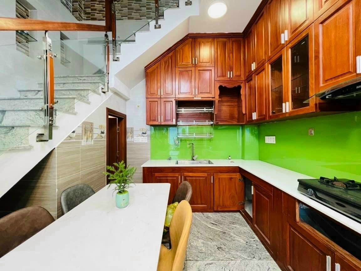 Hẻm 3.5m Nguyễn Đình Chính, 4 x 11m, 3 lẩu, chỉ 7.4 tỷ, Phú Nhuận