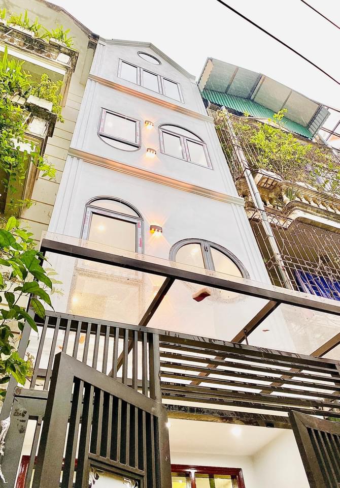 SIÊU HIẾM PHỐ KHƯƠNG TRUNG - THANH XUÂN - 50m2 x 4 TẦNG - NHÀ ĐẸP FULL NỘI THẤT - 10M Ô TÔ