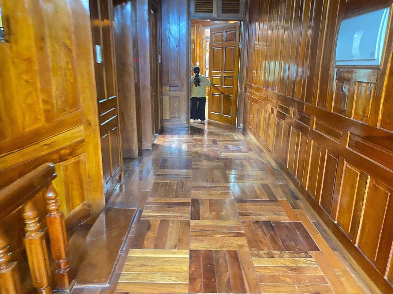 BÁN NHÀ QUẬN TÂY HỒ- PHỐ LẠC LONG QUÂN- DIỆN TÍCH 81M2, 7 TẦNG, THANG MÁY 25 TỶ