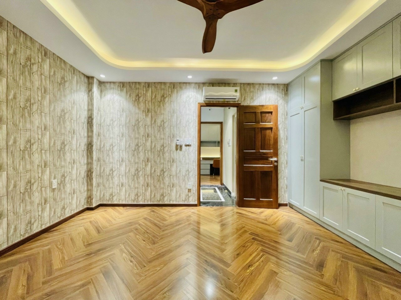 (Phú Nhuận) Hẻm 1 sẹc 3.5m, 5x10m, 2 lầu, Phùng Văn Cung, nhà đẹp, DT 50m², Giá 5.8 Tỷ