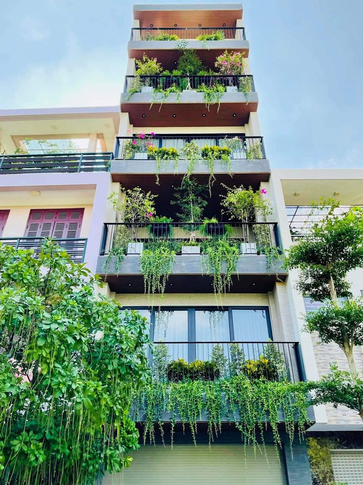 Cần tiền bán gấp CCMN ngõ 192 Lê Trọng Tấn 82m2 8 tầng giá 17.5 tỷ