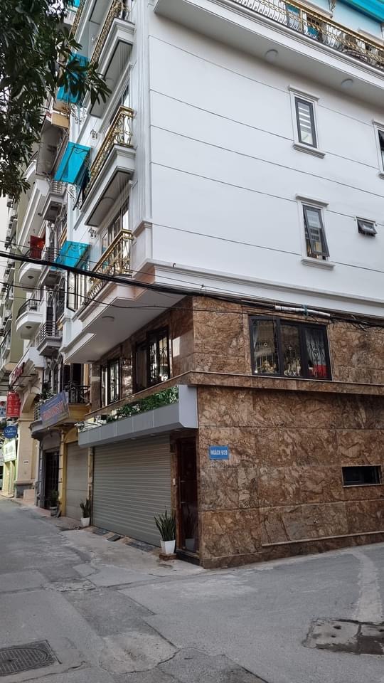 TRẦN QUỐC HOÀN CẦU GIẤY , Văn Phòng , Kinh Doanh , Phân Lô , Ô Tô Tránh , DT : 100m2 , 8Tầng ,