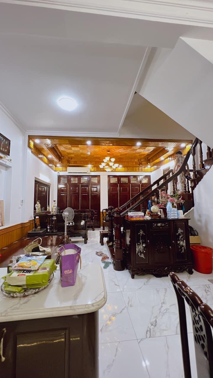 Bán Nhà Phân Lô Quân Đội Thông Bàn Cờ Phạm Tuấn Tài, Đặng Thuỳ Trâm Cầu Giấy. 76m2, 5 Tầng, MT 6m