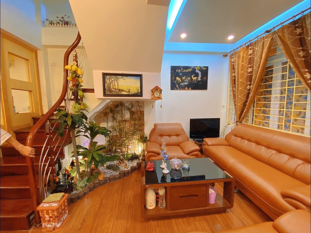 NHỈNH 6 TỶ TRUNG TÂM BA ĐÌNH - NHÀ ĐẸP - NGÕ THÔNG - TẶNG FULL NỘI THẤT - 39M2 - 5 TẦNG