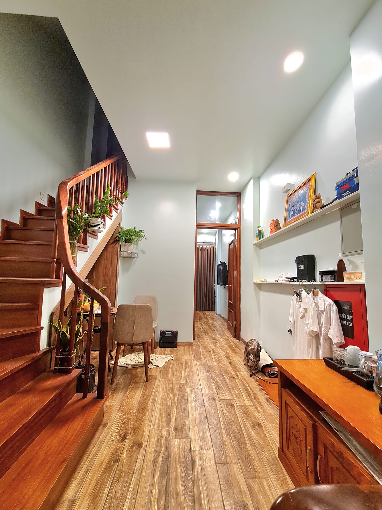 Bán nhà Xuân La , nhà đẹp ở luôn, tặng Nội Thất Sang Trọng , 40m2, 6 tầng, 6 tỷ