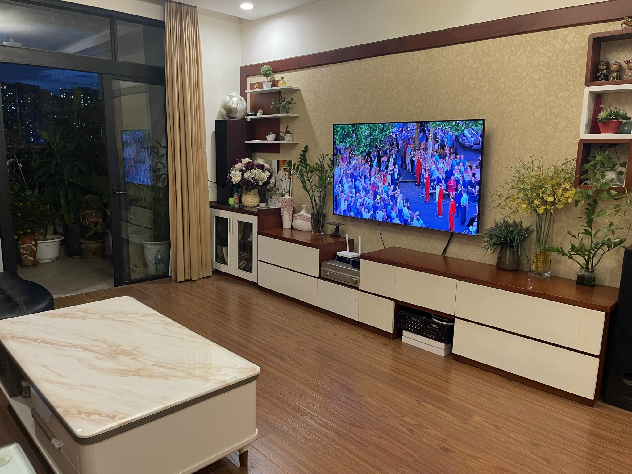 CẦN BÁN GẤP CĂN HỘ CHUNG CƯ CAO CẤP THĂNG LONG NUMBER ONE . LH : 0896551079