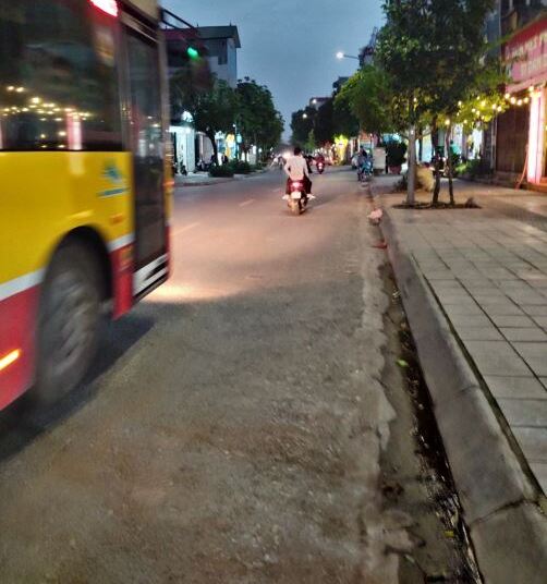 BÁN ĐẤT TẶNG NHÀ MẶT PHỐ QL2 PHÙ LỖ, SÓC SƠN, HÀ NỘI, Ô TÔ TRÁNH, VỈA HÈ RỘNG, KINH DOANH