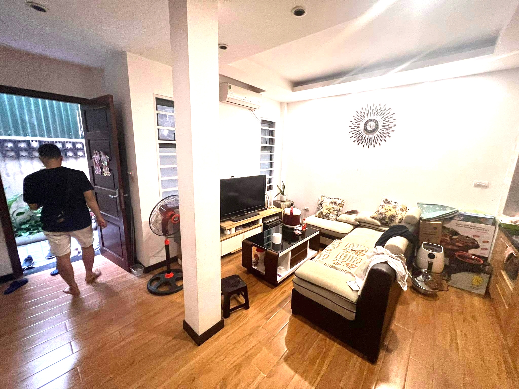 BÁN NHÀ HIẾM BÁT KHỐI-LB, GẦN CẦU VĨNH TUY, BA BƯỚC RA ĐƯỜNG Ô TÔ TRÁNH, 31M2x4.5M