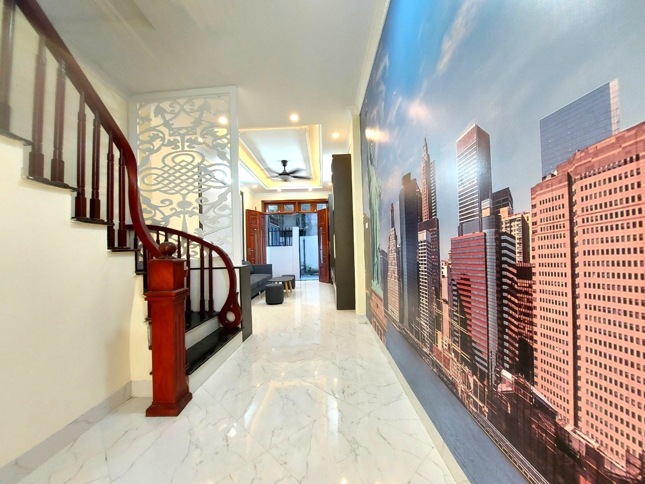 BÁN NHÀ MỚI XÂY BÁT KHỐI-LONG BIÊN, VÀI BƯỚC Ô TÔ TRÁNH, TẶNG FULL NỘI THẤT, 46M2x4T