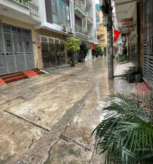 Bán nhà C4 phường Khương Đình, phân lô, mặt ngõ 3 ô tô tránh, nở hậu, 49m x 4.3m MT, 7.5tỷ