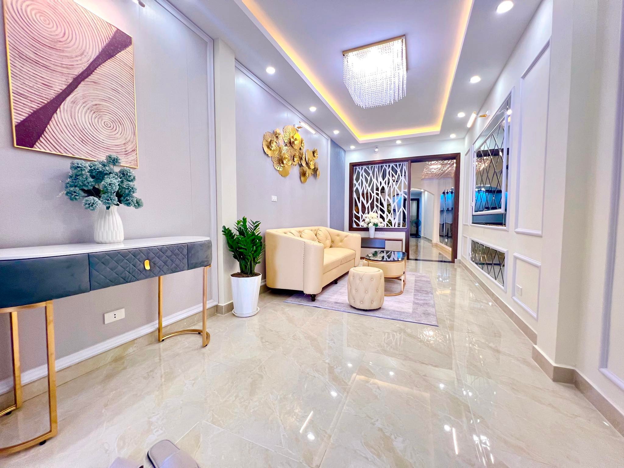 Bán nhà đường Minh Khai, quận Hai Bà Trưng diện tích 79m 5 tầng giá 7,35 tỷ ô tô kinh doanh