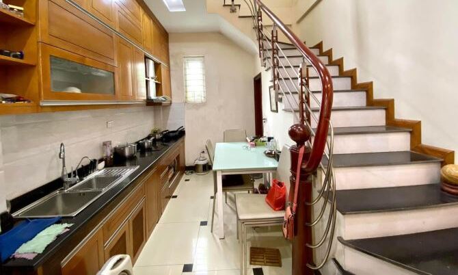 Bán nhà phường Sài Đồng, 40M,4 tầng, ô tô tránh,2 thoáng, giá hơn 4 tỷ