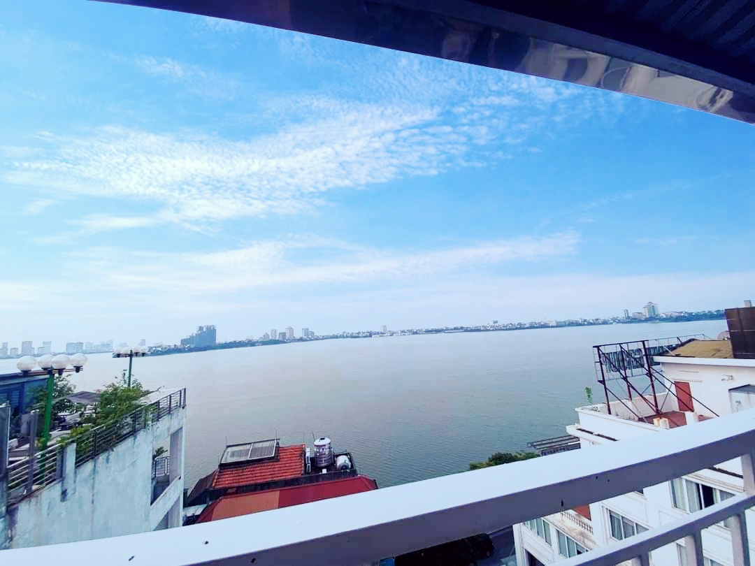 Bán đất mặt phố Quảng Khánh view hồ Tây