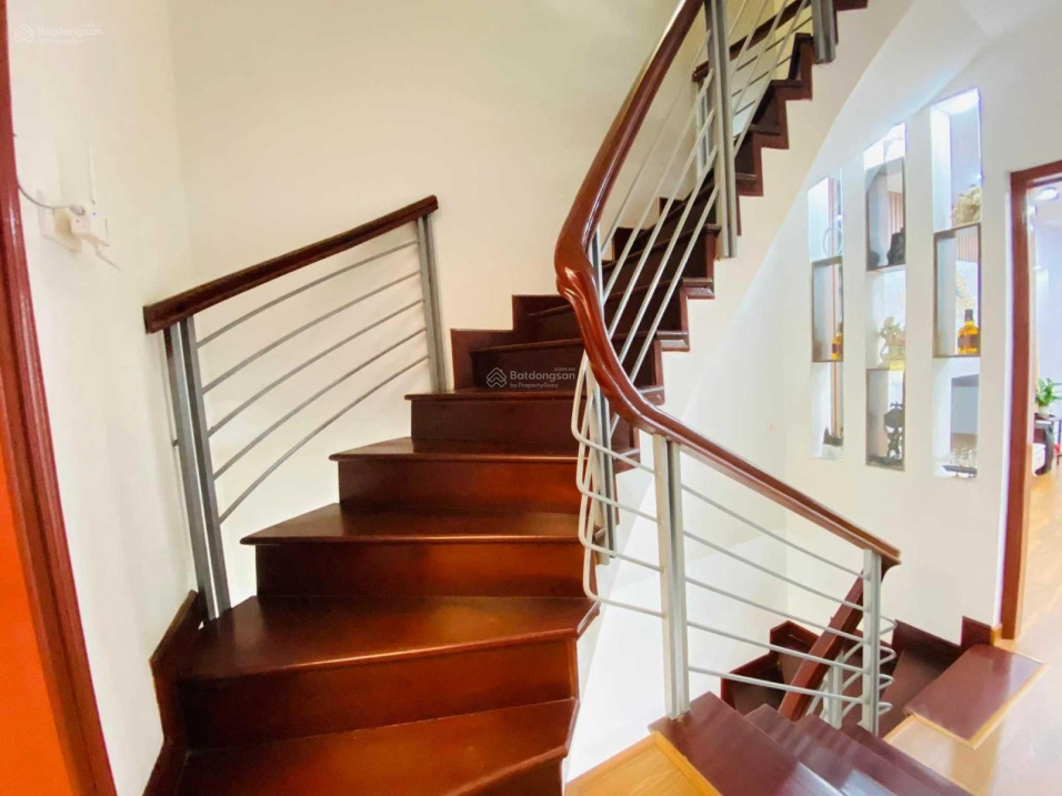 Chính chủ cần bán gấp nhà ở Vũ Tông Phan - Thanh Xuân, 50.1m2*4T, ô tô vào nhà, giá chào 7.9 tỷ