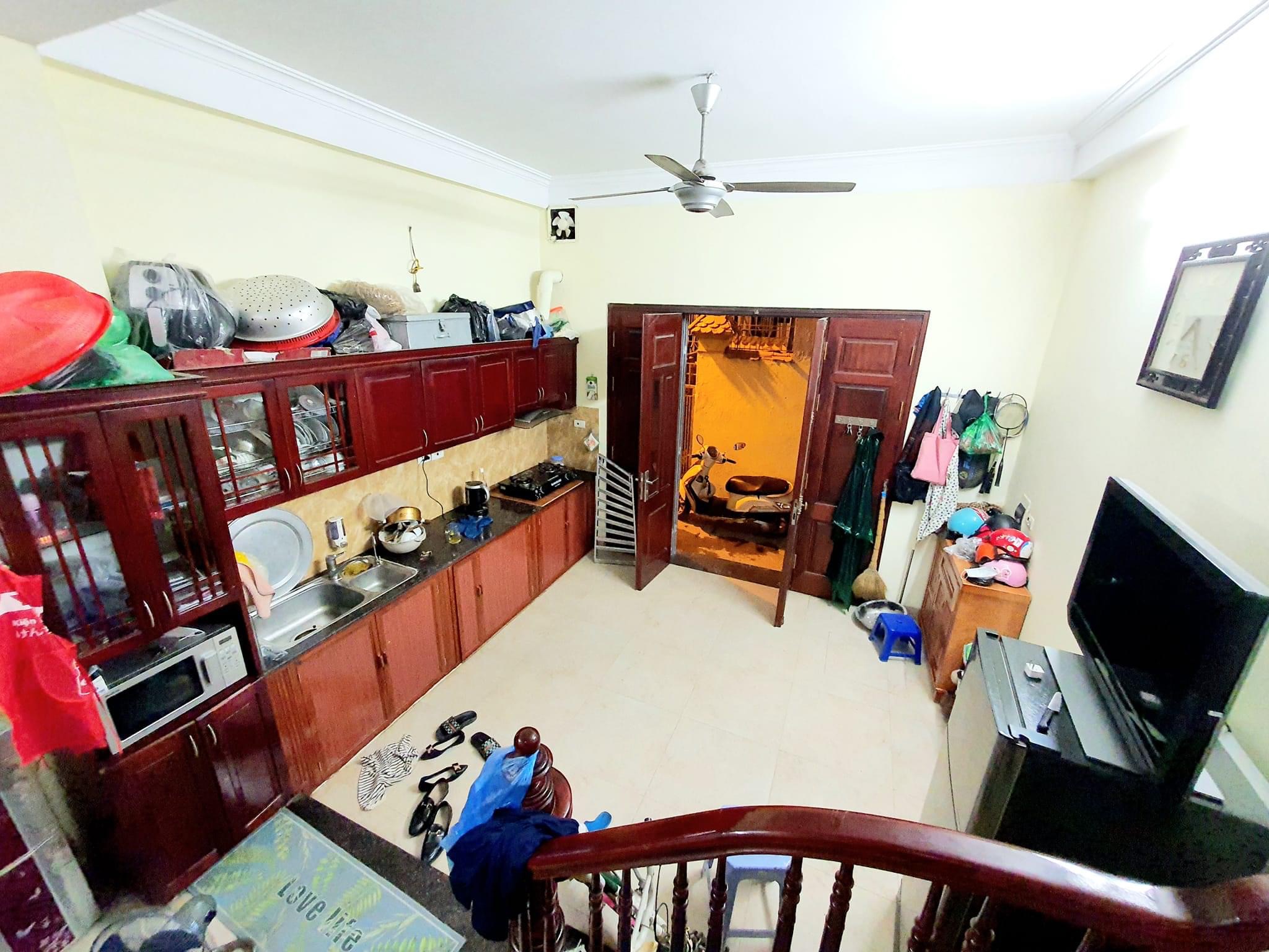 NHÀ ĐẸP ÂU CƠ - NGÕ THÔNG - GẦN Ô TÔ TRÁNH - DT 35m2 - 5 TẦNG - MT 4.2m