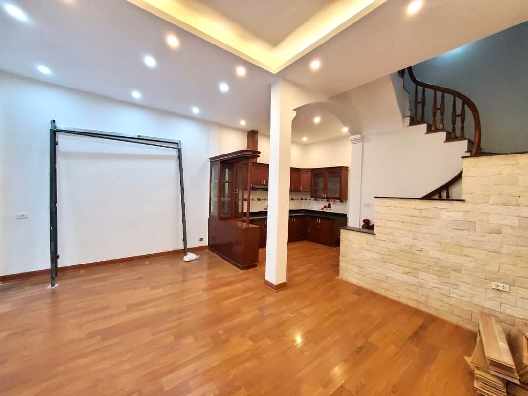 HƠN 3 TỶ CÓ NHÀ 40M2, VĂN PHÚ HÀ ĐÔNG, NHÀ 4 TẦNG, MT 5,5M, TRƯỚC NHÀ SÁNG THOÁNG, SỔ ĐỎ HOA HẬU +