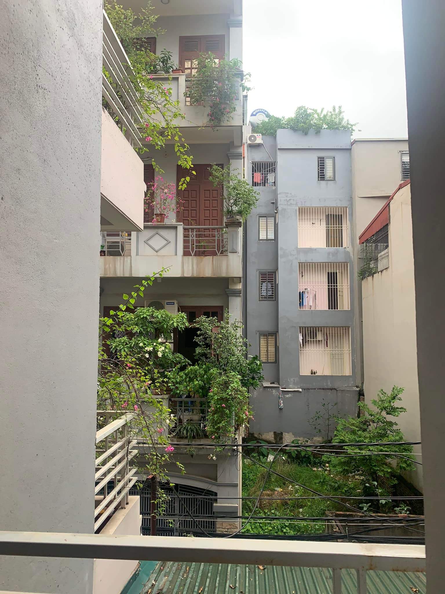 PHỐ HOÀNG NHƯ TIẾP - PHỐ VÍP - DÂN TRÍ CAO Ô TÔ VÀO NHÀ 76M 4 TẦNG 10 TỶ