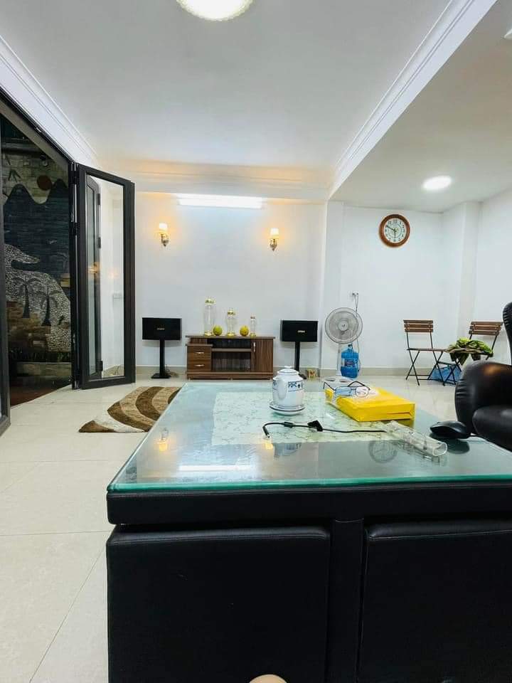 Nhà 50m2 5 tầng mặt tiền 5m kinh doanh cho thuê chỉ nhỉnh 4 tỷ