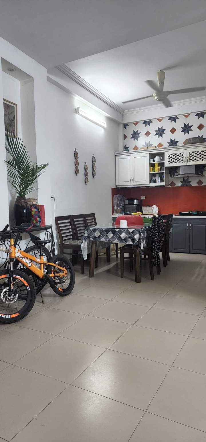 GIA SỐC chưa tới 100tr 1m2. Bán nhà Phố Lương Sử, DT 61m2, MT 5m, Giá 5,8 tỷ