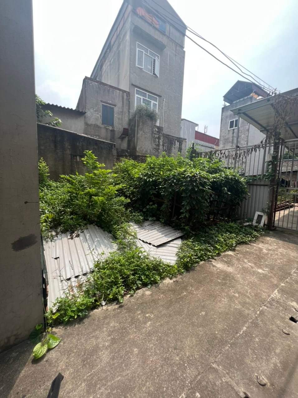 Bán Đất Bắc Cầu-Long Biên- Ô tô vào đất-33m2-MT5m- 2tỷ