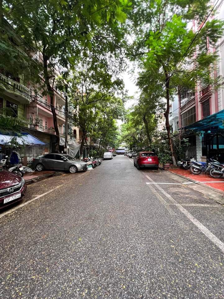 Đẳng cấp an sinh phố Trương Định 66m2, 4T, MT4.8m vỉa hè 3 ô tô tránh giá hơn 13 tỷ