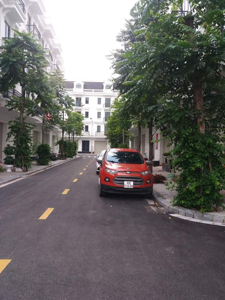 Nhà phố 5 tầng Luxury Kiến Hưng 68m2 hơn 10 tỷ Hà Đông Hà Nội kinh doanh buôn bán tấp nập cư dân đông đúc.