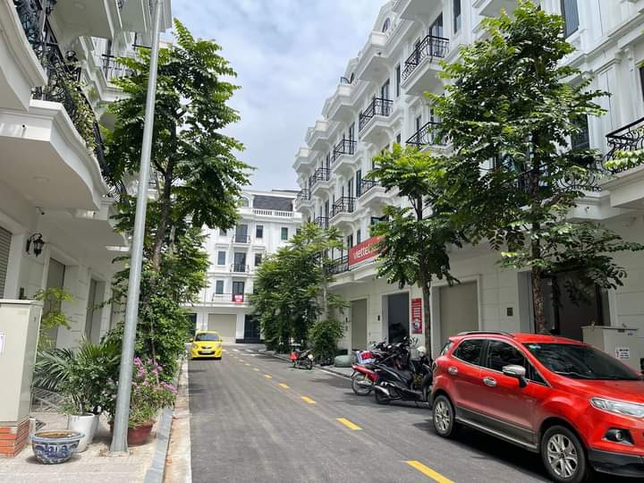 Nhà phố 5 tầng Luxury Kiến Hưng 68m2 hơn 10 tỷ Hà Đông Hà Nội kinh doanh buôn bán tấp nập cư dân đông đúc.