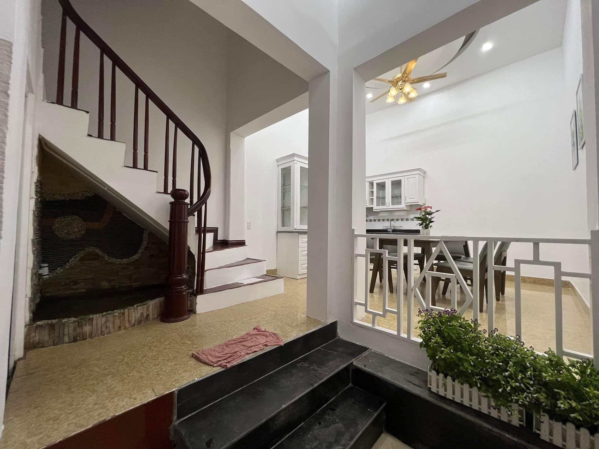 BÁN NHÀ PHỐ MINH KHAI 35M2, 4 TẦNG, MT 4.3M, GIÁ 3,42 TỶ.