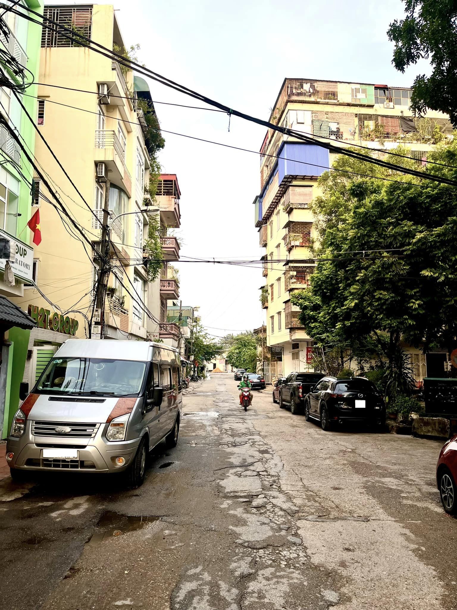 Nhà mặt ngõ 53 Nguyễn Khoái, 96m2 x 4 tầng, MT hơn 5m, giá 20 tỷ