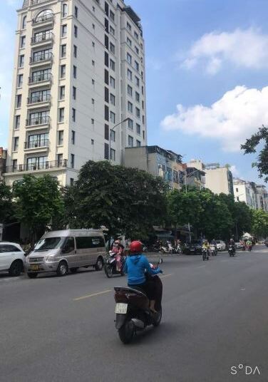 TÒA NHÀ 15 TẦNG TẠO LẠC TRÊN PHỐ KHÚC T KINH DOANH KHÁCH SẠN VỚI DOANH THU 2,5 TỶ / THÁNG