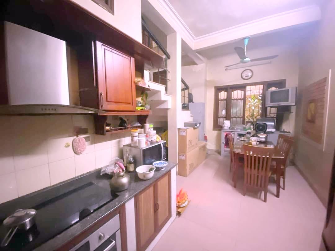 Bán nhà phố Tăng Bạt Hổ, Hai Bà Trưng, tiện KD căn hộ. DT135m2, nhà 4 tầng