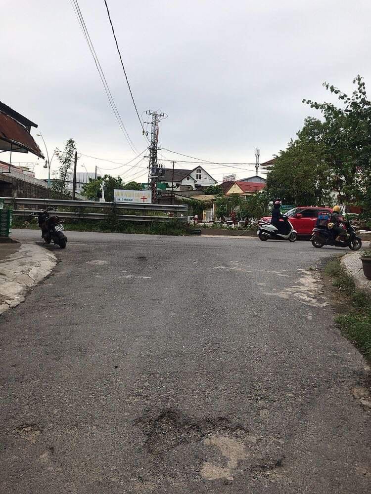 TÌM ĐÂU RA ĐẤT TRUNG TÂM TP ĐÔNG HÀ, DT: 7x20m, GIÁ CHỈ 1,04 TỶ