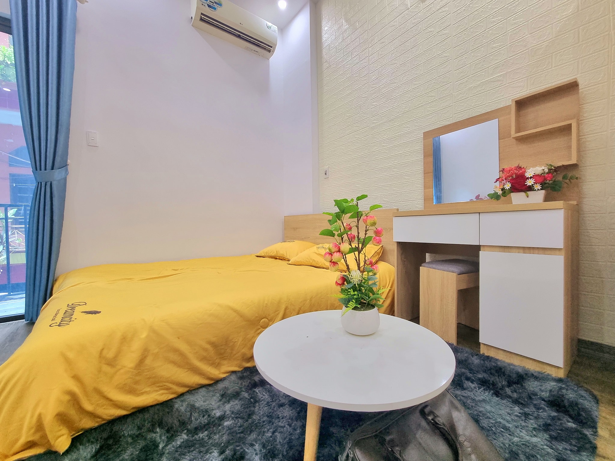 Bán tòa nhà chung cư mini ngõ 63 Lê Đức Thọ, Nam Từ Liêm, doanh thu 40 triệu 1 tháng, giá 5 tỷ 900 triệu.