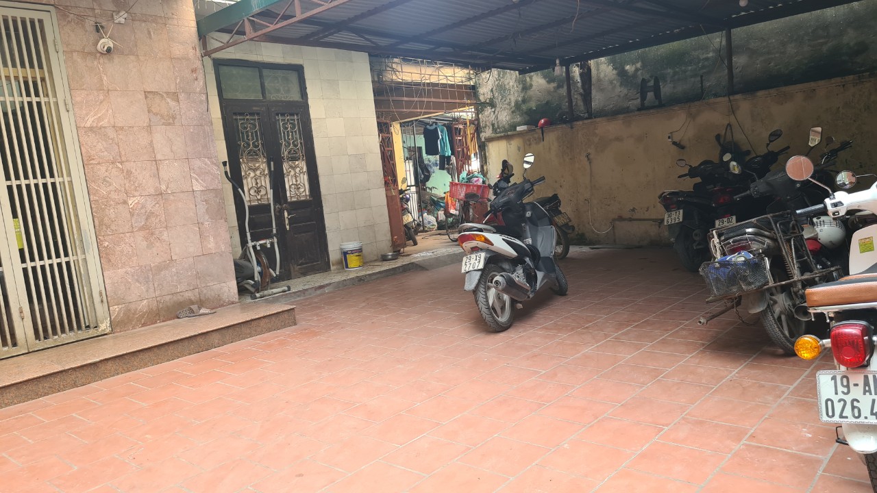 Lô đất 120m2, MT 10.5m, chia đủ 40m2/lô, ngõ đủ 2m, cách 1 nhà MP, giá 80tr/m2